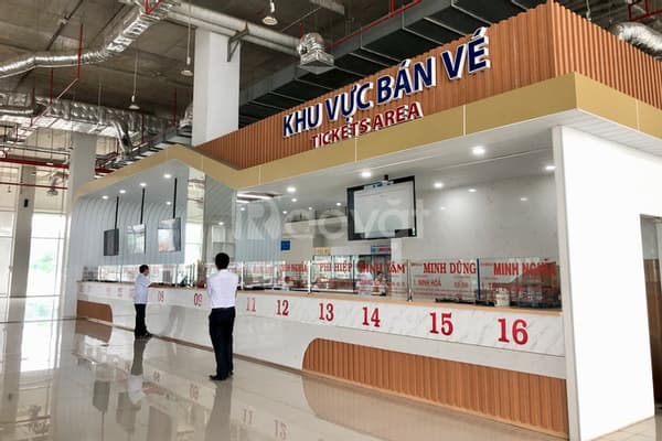 Khu vực bán vé bên trong bến xe Miền Đông mới