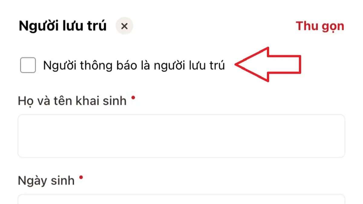 Bấm chọn mục “Thêm người lưu trú”