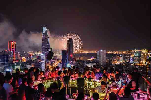 Chill Sky bar - Quán bar tầm nhìn triệu đô