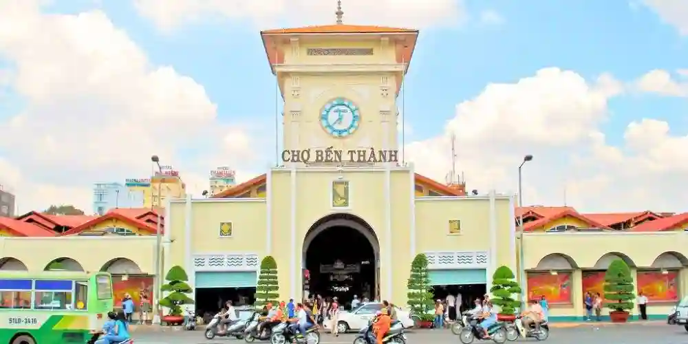 Chợ Bến Thành buổi sáng