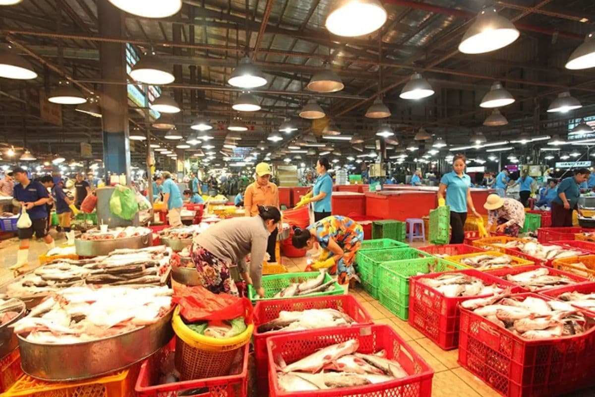 Khu hải sản tại chợ Bình Điền