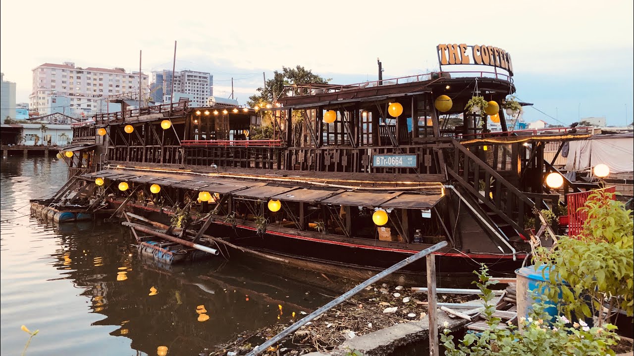 The Coffee Ship - Quán cà phê trên thuyền độc đáo