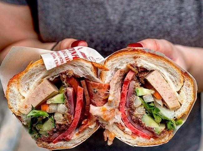 Bánh Mì Huỳnh Hoa – "Nữ Hoàng" Bánh Mì Sài Gòn