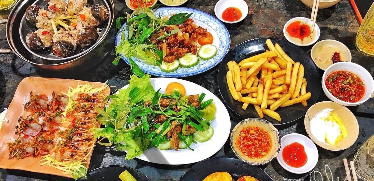 Quán ăn Cây Khế với không gian thoáng mát