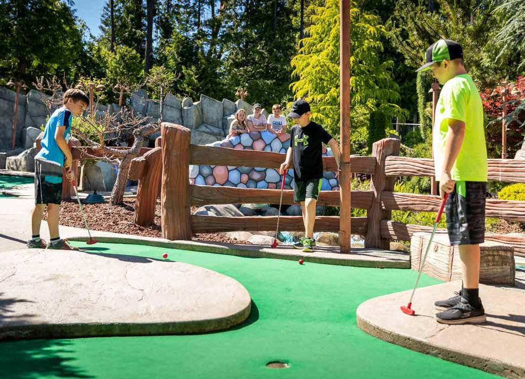 Công Viên Golf Mini (Putting Golf): Thú Vui Thanh Lịch