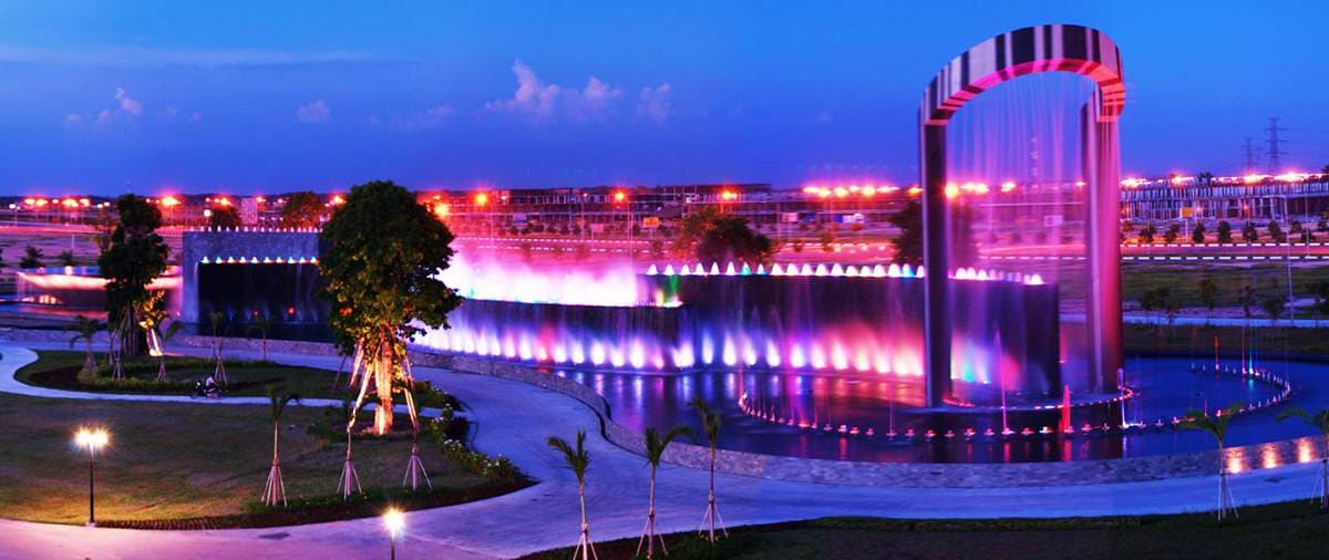 Công viên trung tâm thành phố mới Bình Dương đầy sắc màu về đêm