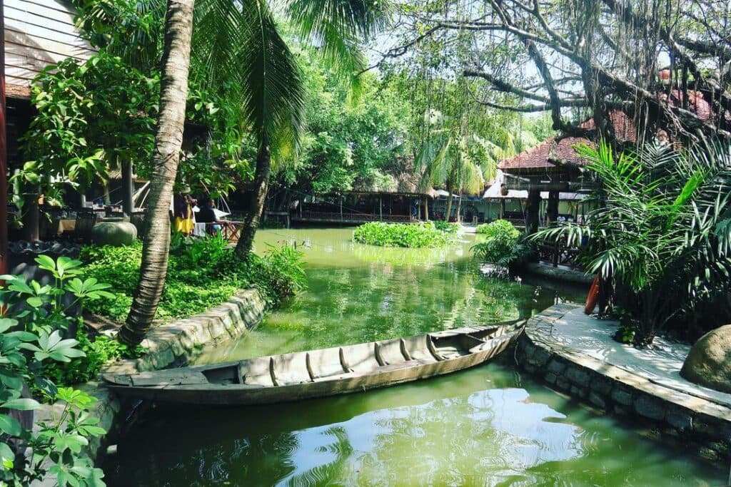 Khu du lịch sinh thái Hữu Nghị yên bình