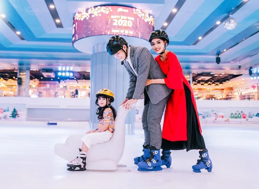 Sân Băng Vincom Ice Rink: Trải Nghiệm Độc Đáo Giữa Lòng Sài Gòn Nóng Bức