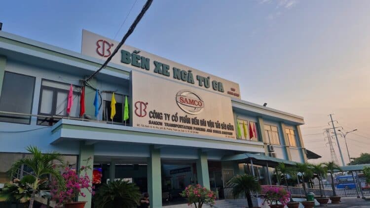 bến xe Ngã Tư Ga Quận 12