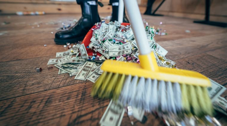 Kiêng quét nhà sẽ đuổi thần tài dầu năm mới