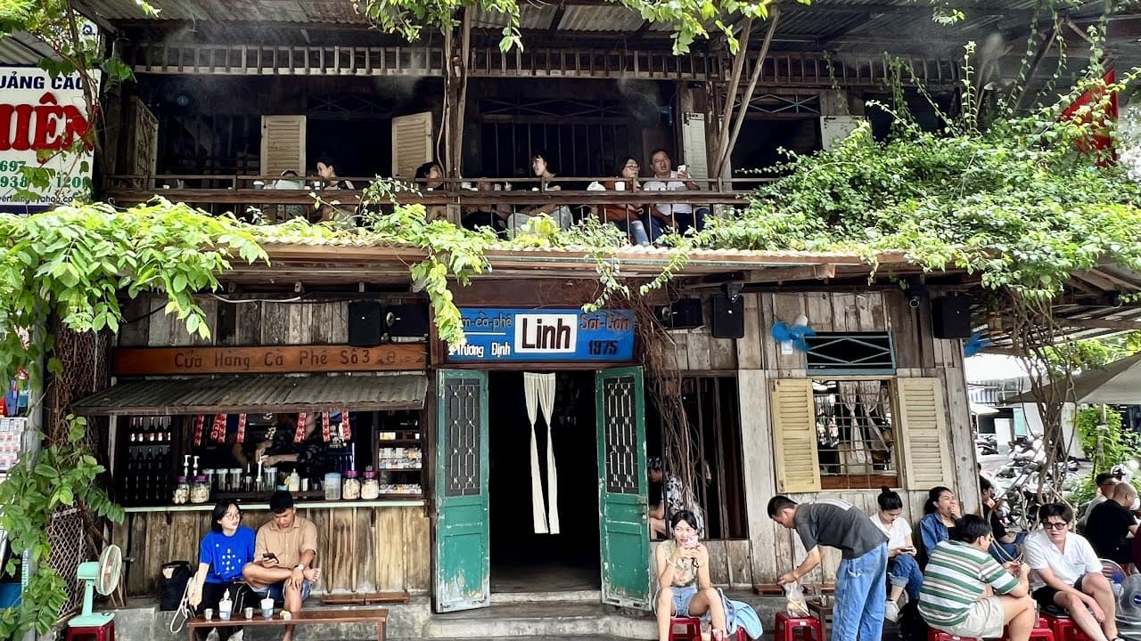 Tiệm Cà Phê Linh - Sài Gòn xưa trong từng góc phố