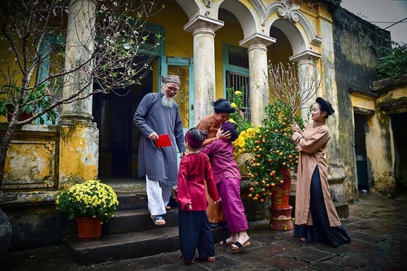 Xông đất đầu năm