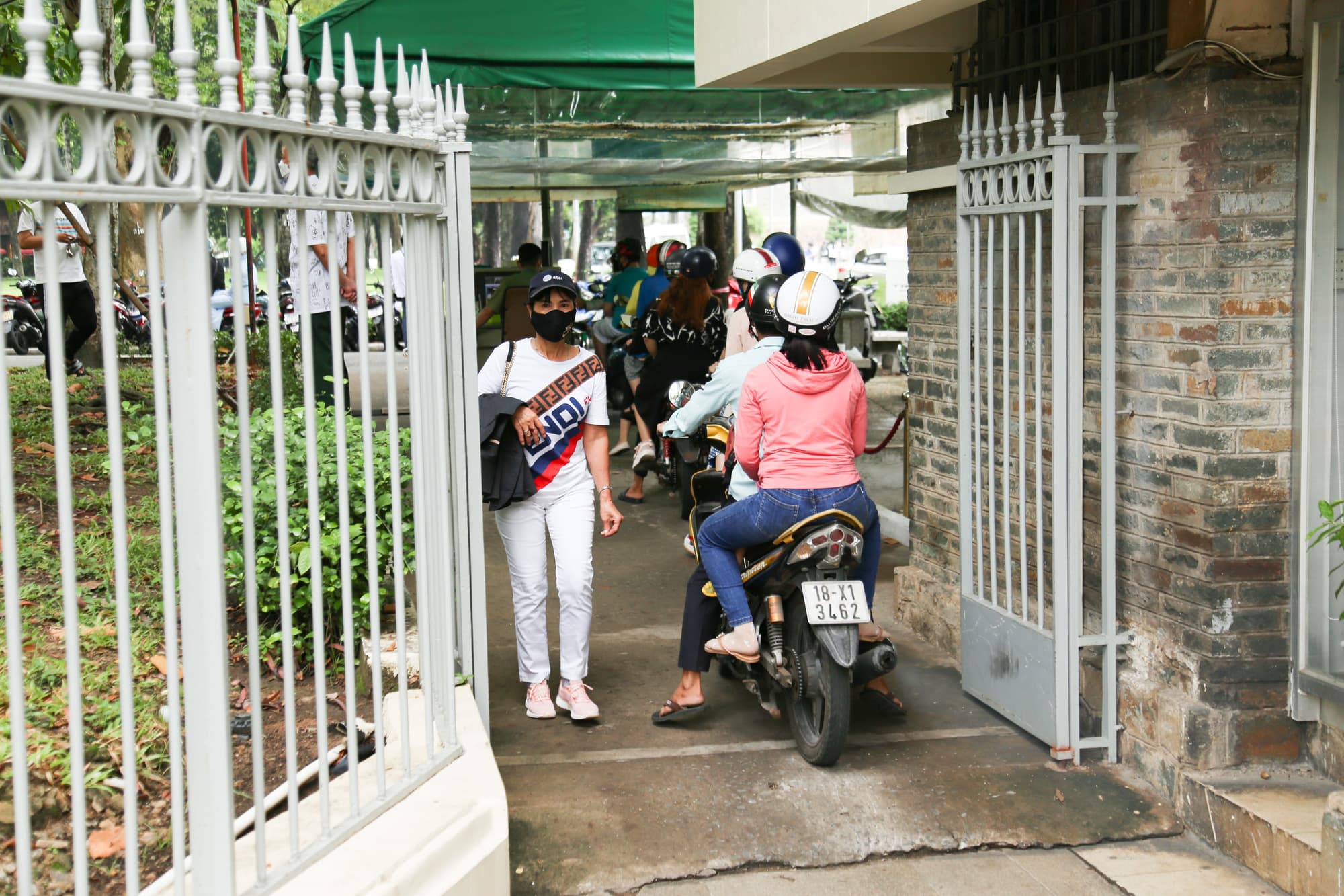 Bãi giữ xe Dinh Độc Lập