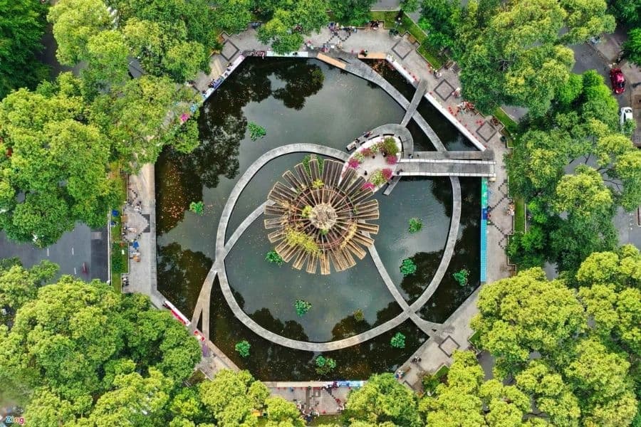 Hình ảnh nhìn Hồ Con Rùa từ trên cao với tầm nhìn bao quát