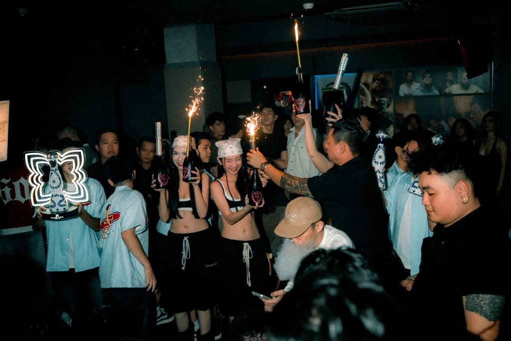 Neighborhood Bar – "Góc trú ẩn" thời thượng giữa lòng Quận 1