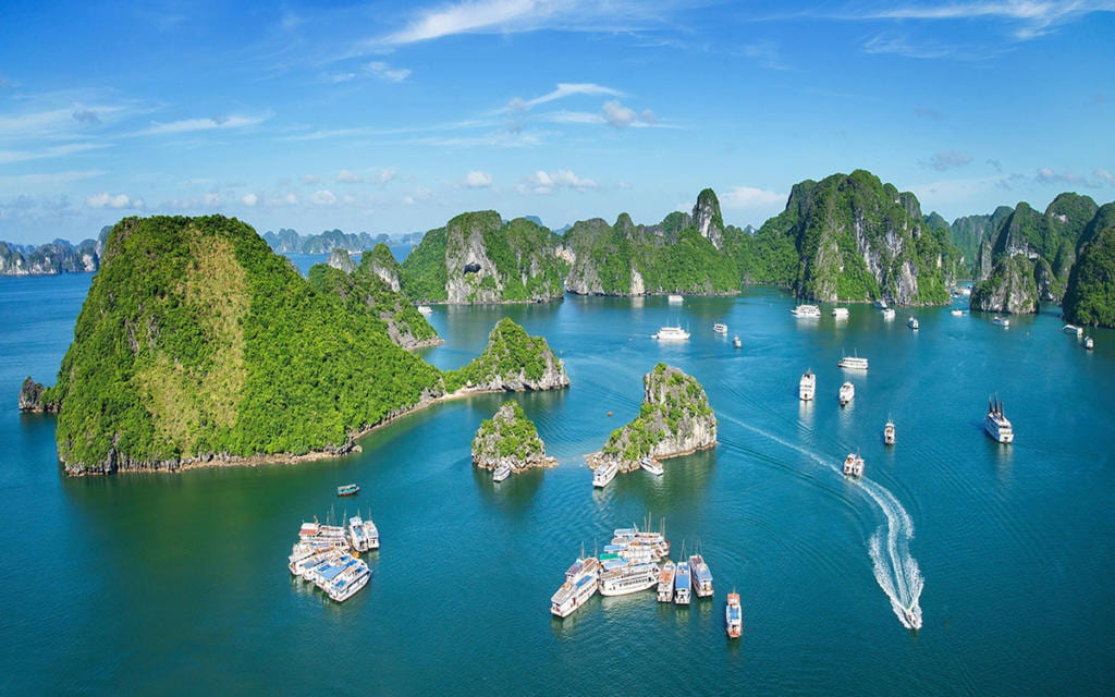 Vịnh Hạ Long (Quảng Ninh)
