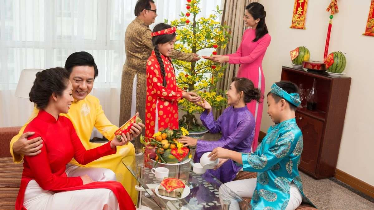 Mùng 1 Tết nên làm gì