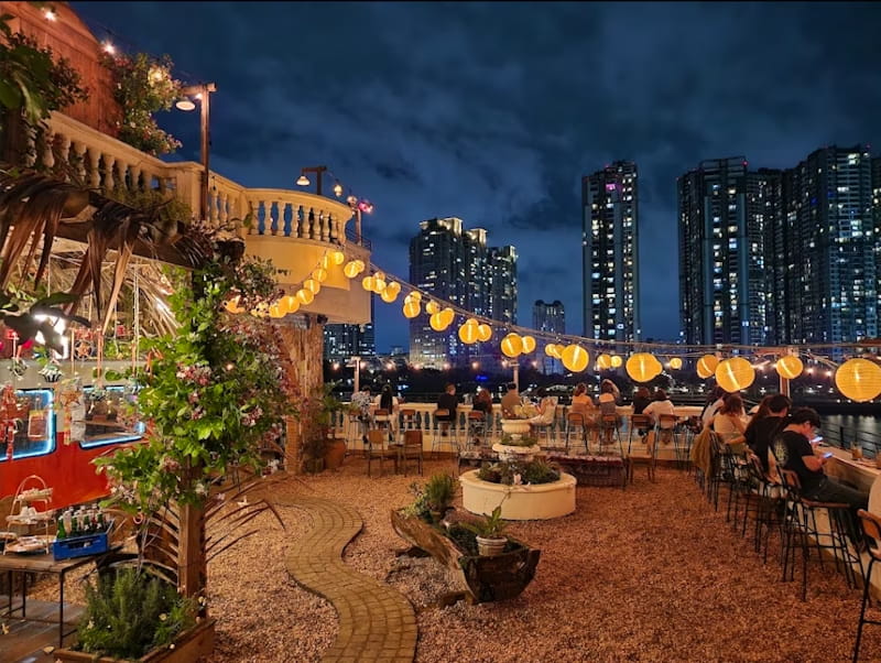 Chạng Vạng Rooftop