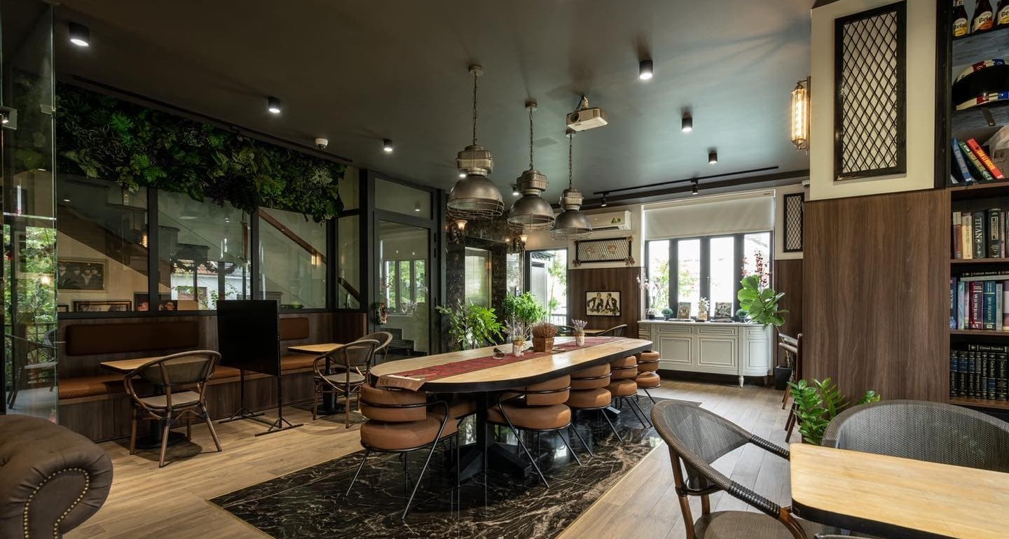 LOGAN STATION - The Gentlemen Café